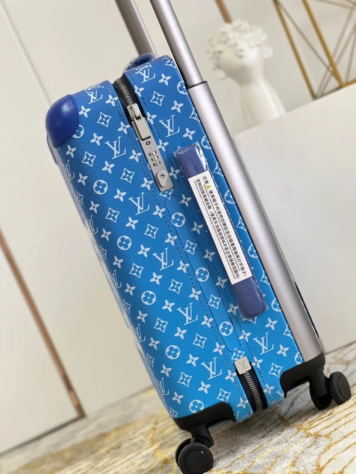 HORIZON CABIN 37L CUSTOM CLOUDS SUITCASE 55 0727